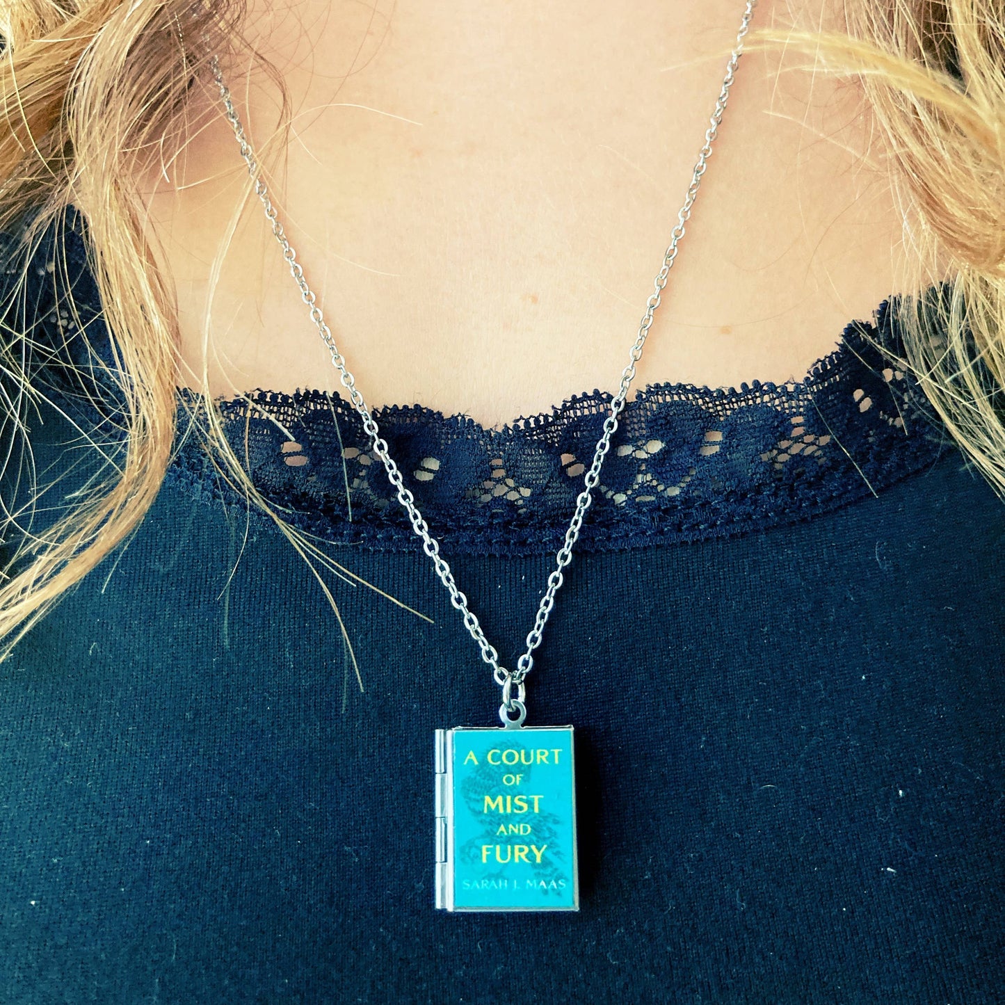 Book Locket A Court of Mist and Fury