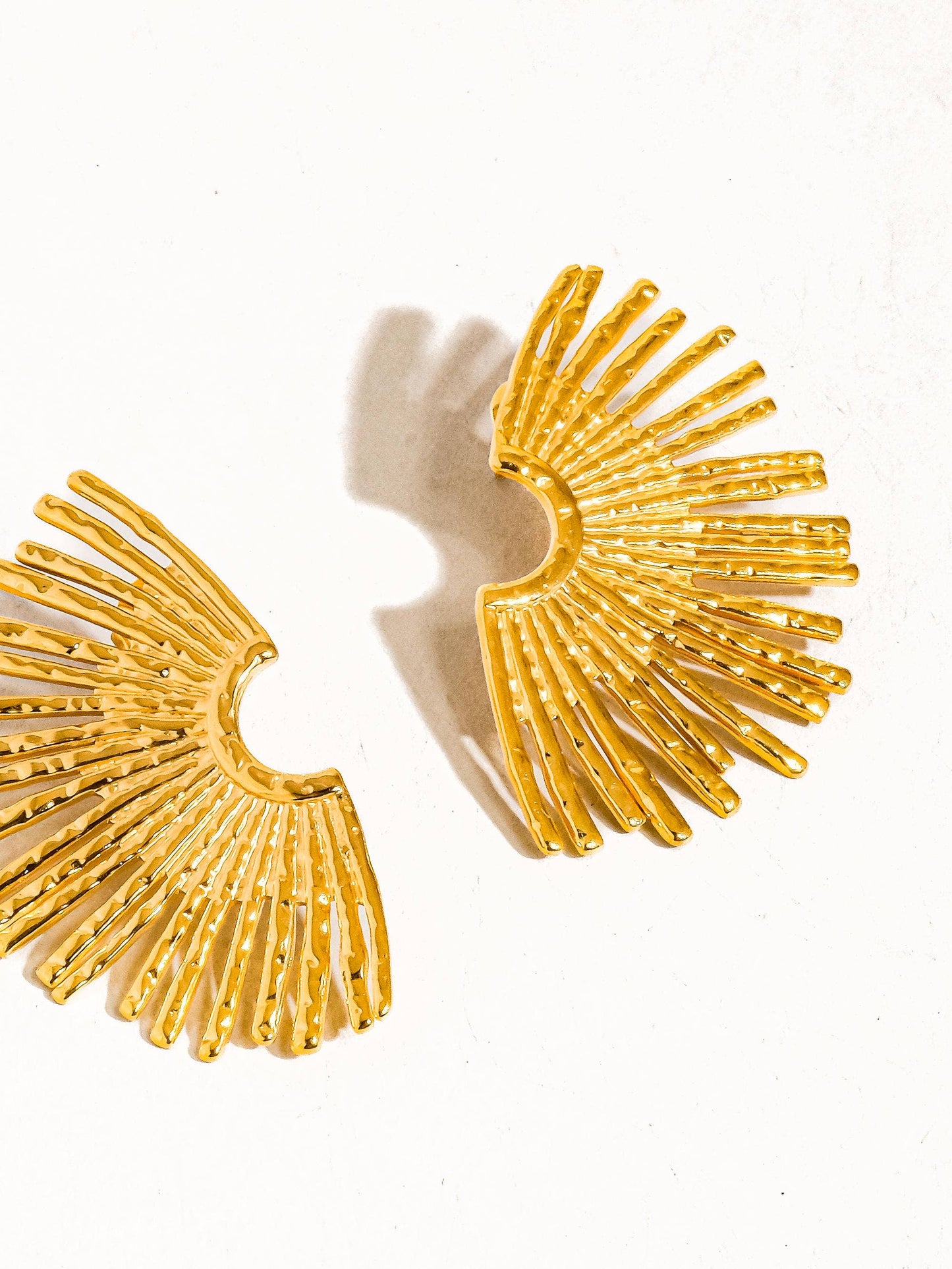 Bisous 18K Gold Plated Non-Tarnish Sunburst Earring