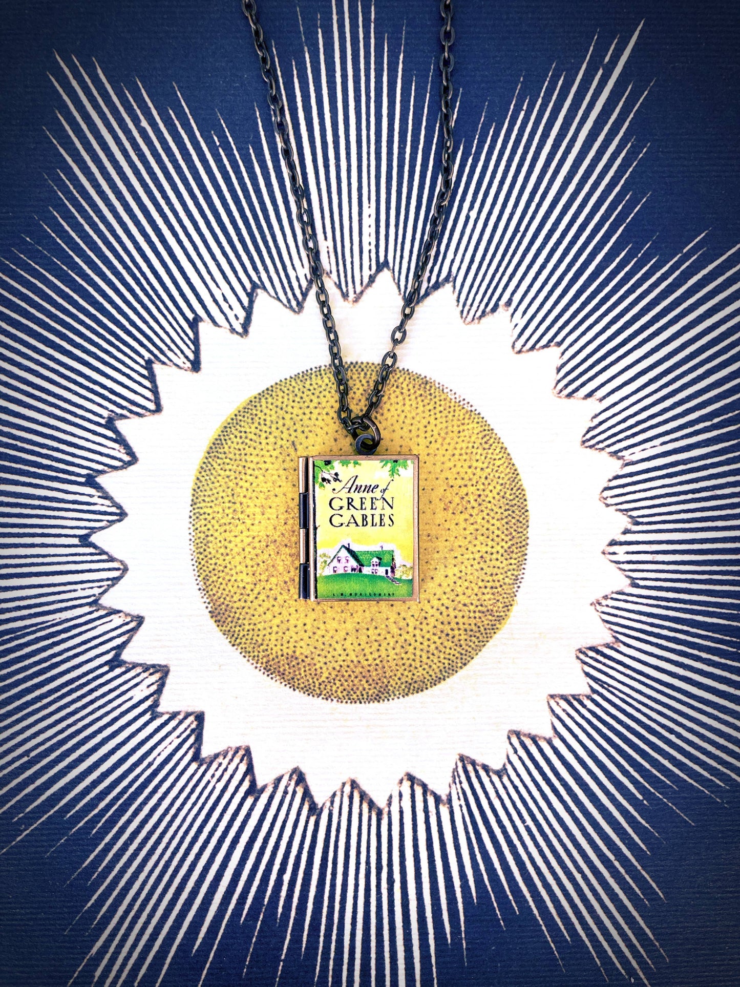Book Locket Anne of Green Gables - Home