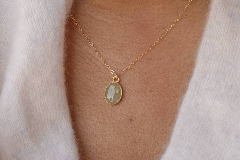Oval Baby's Breath Flower Necklace