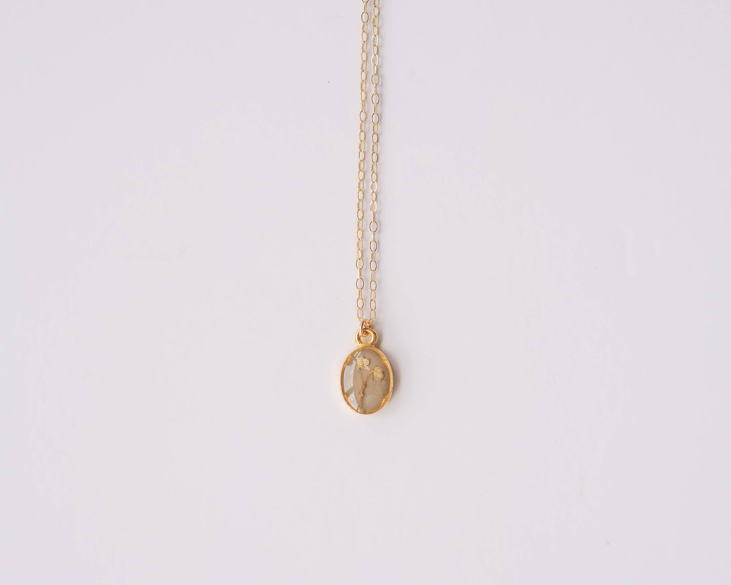 Oval Baby's Breath Flower Necklace