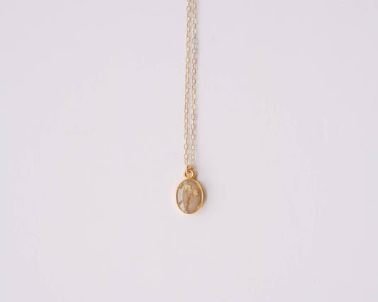 Oval Baby's Breath Flower Necklace