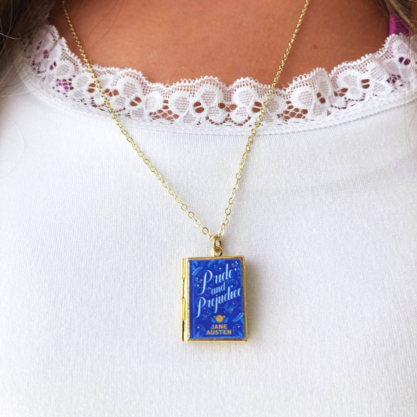 Book Locket Pride and Prejudice - Blue Filagree