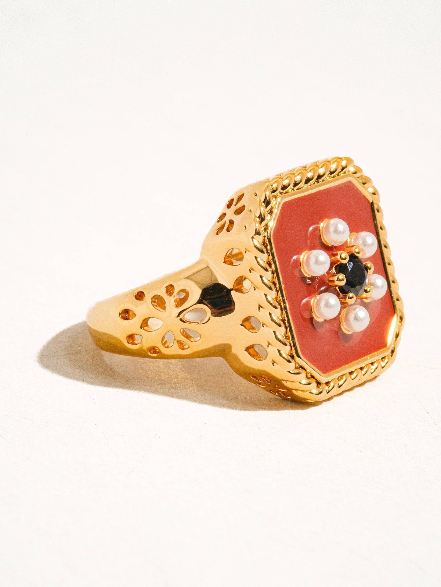 Rouge Adjustable Ring