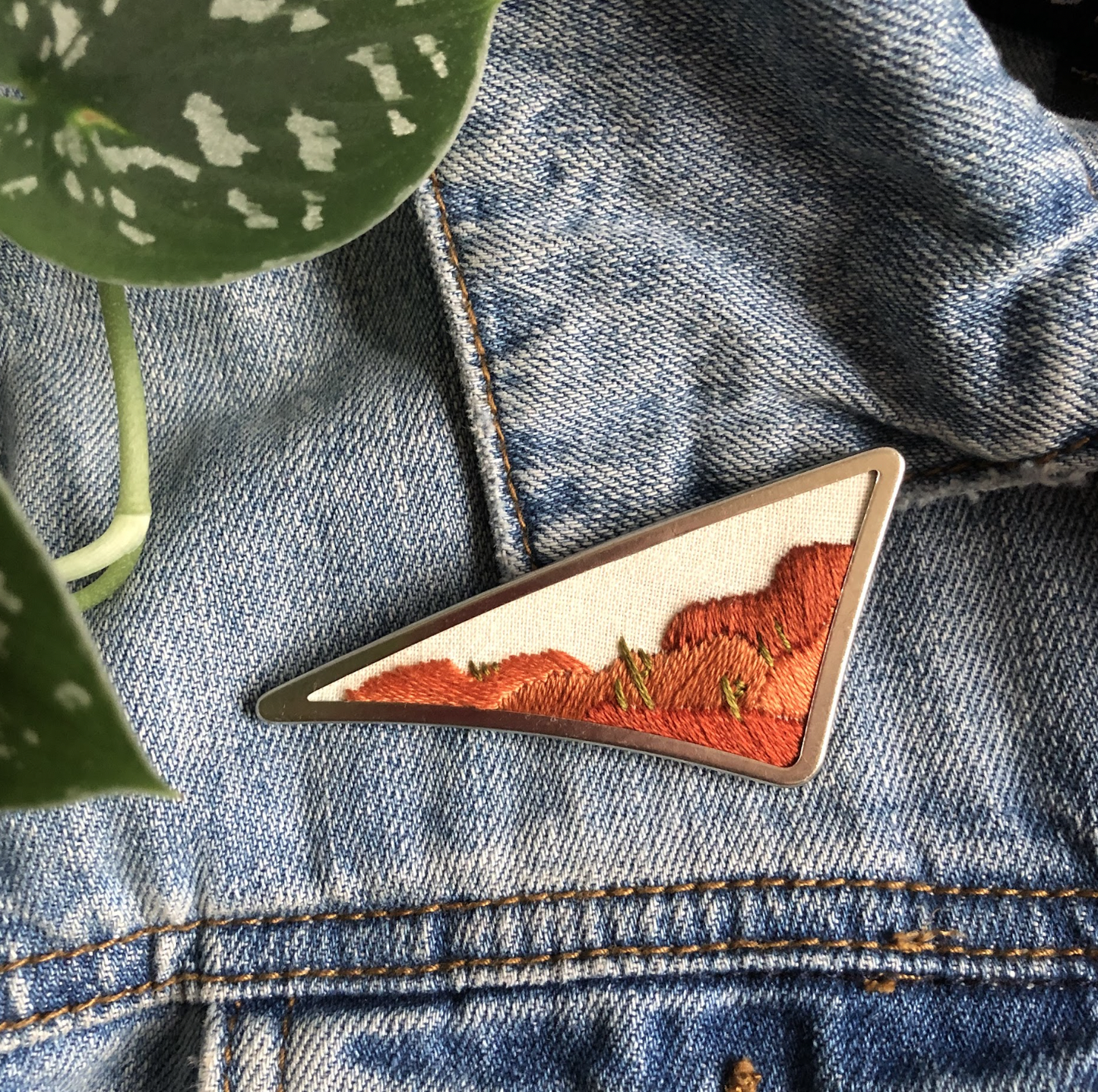 EMBROIDERY CLASS: Stitch a Desert Landscape Pin
