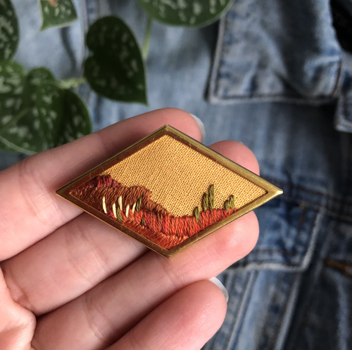 EMBROIDERY CLASS: Stitch a Desert Landscape Pin