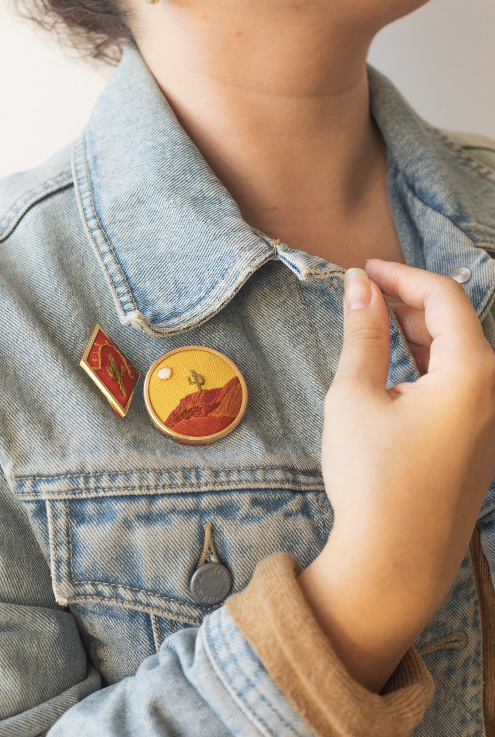 EMBROIDERY CLASS: Stitch a Desert Landscape Pin