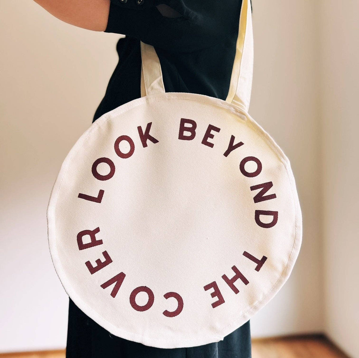 Look Beyond the Cover Circle Tote, Totes,100% Cotton, Canvas
