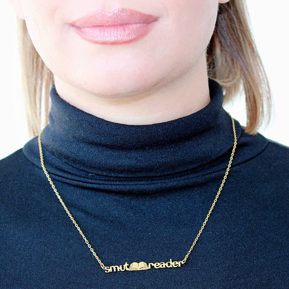 Smut Reader Pendant Necklace – Bookish Jewelry for Romantasy Readers