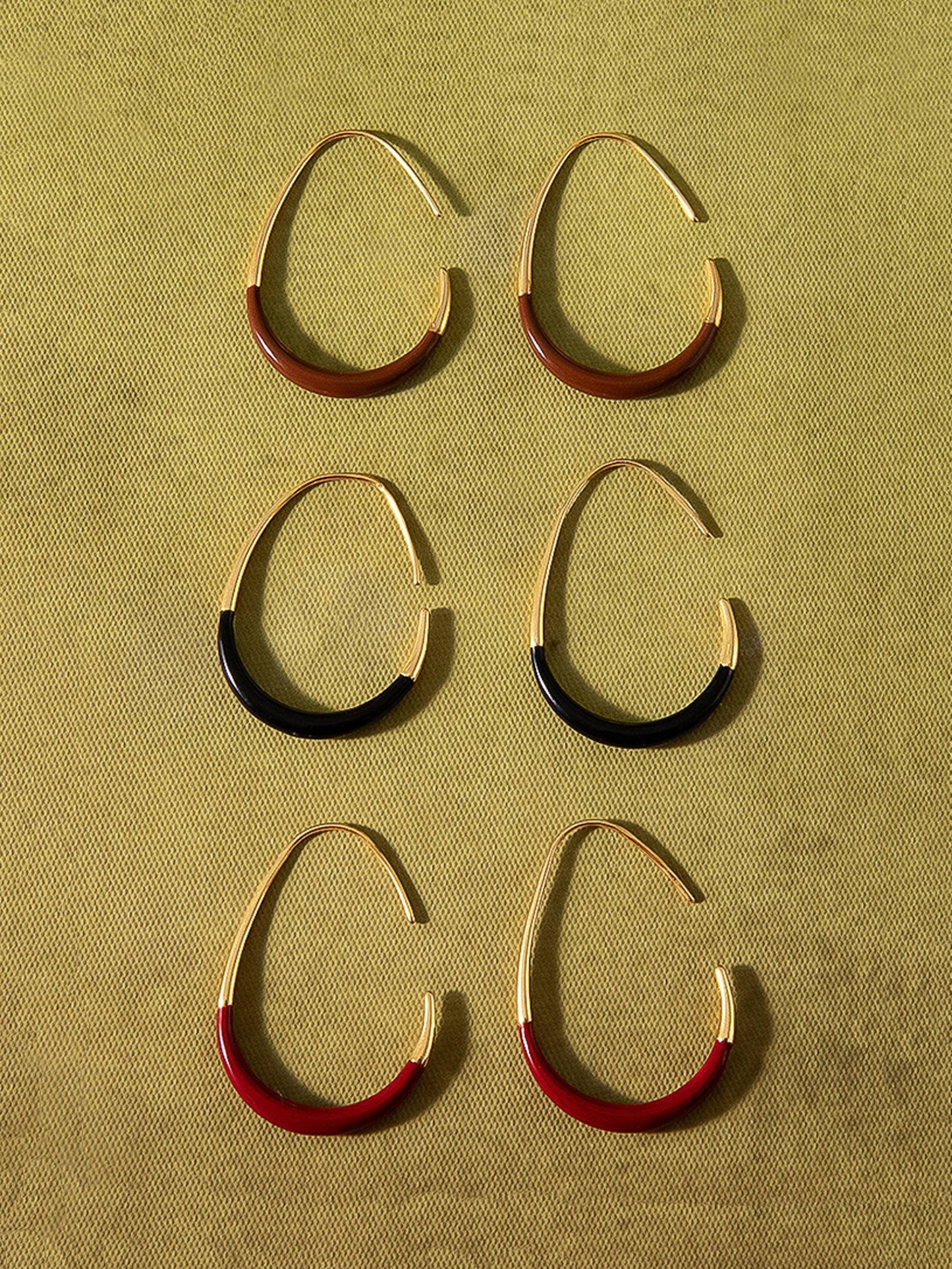Perchée 18K Gold Non-Tarnish Enamel Hoop Earrings