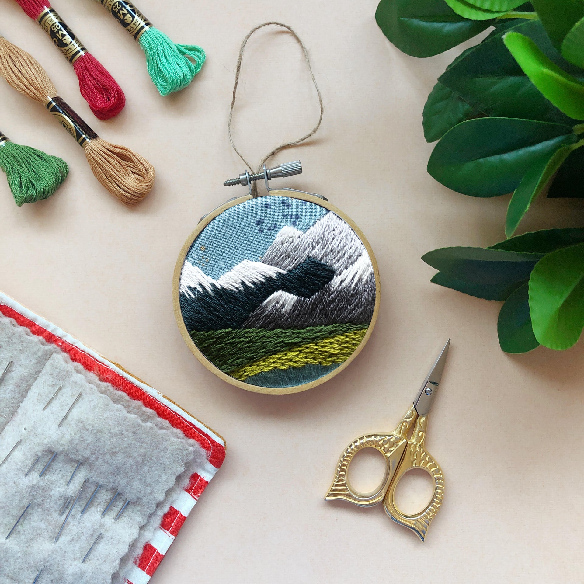 EMBROIDERY CLASS: Pacific Northwest Ornament Embroidery – Swoon City